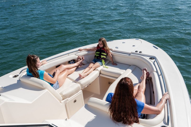 Grady-White Freedom 335