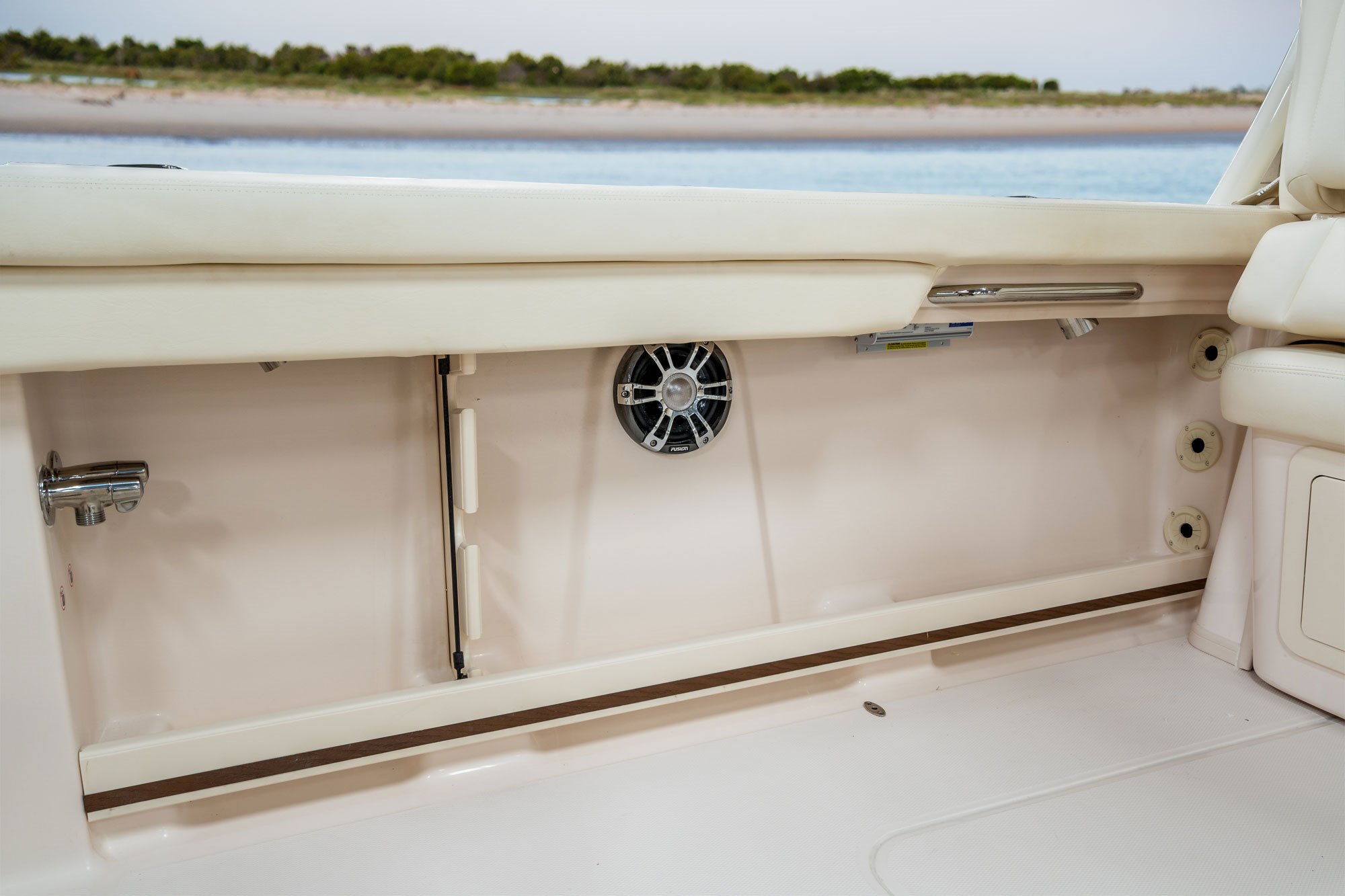 Grady-White Freedom 335