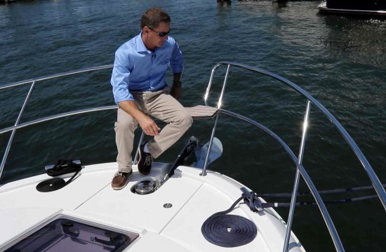 Bavaria R40 Fly bow seat