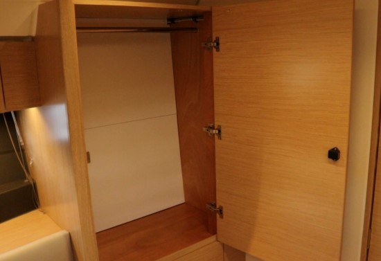 Bavaria R40 Fly hanging locker