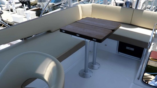 Bavaria R40 Fly lounge