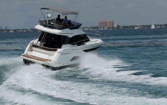 Bavaria R40 Fly sudden turns