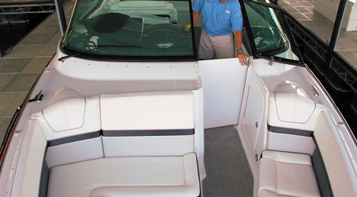 Formula 350 Crossover Bowrider