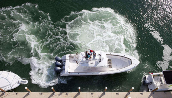 How to Dock Any Boat center console docking