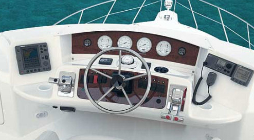 How to Dock Any Boat helm station