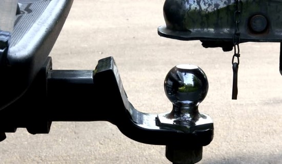 Galeon 510 Skydeck hitch and ball