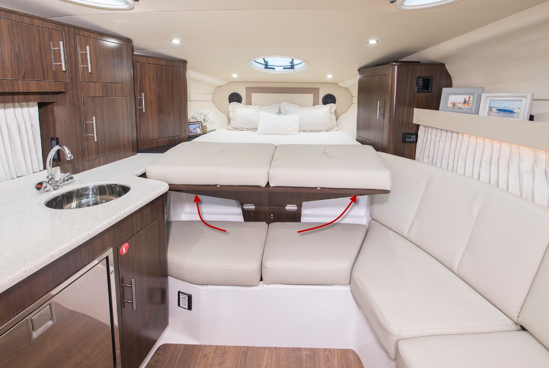 Regal 33 XO seat with arrows