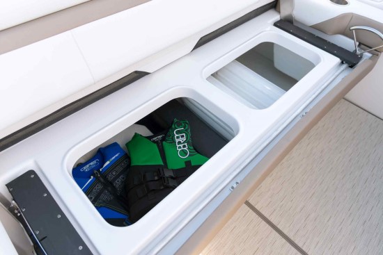 Regal 33 XO stern storage