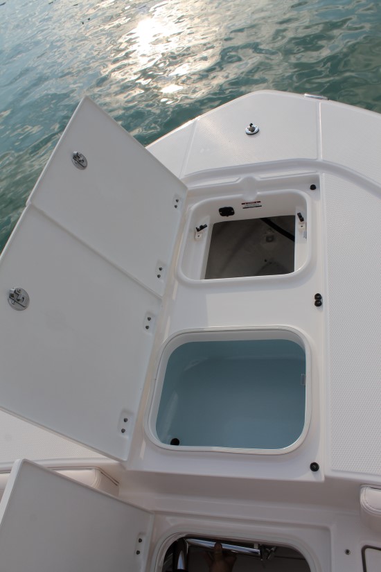 Robalo 246 Cayman anchor locker