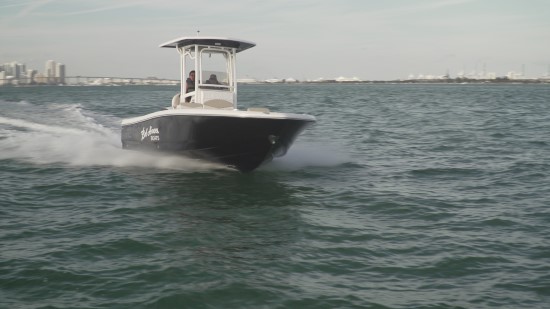Robalo 246 Cayman bowrun