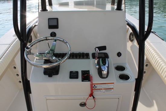 Sea Chaser 24 HFC oversized flat portion