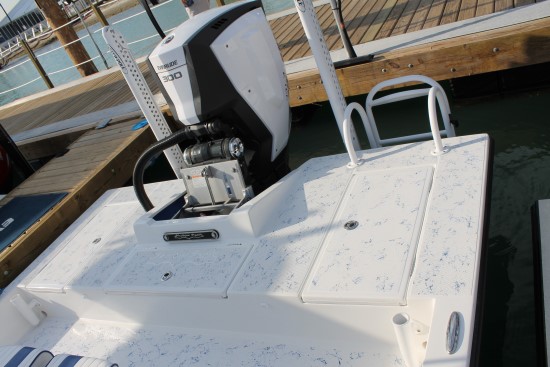 Shallow Sport 25 X3 rear deck open