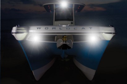 World Cat 280CC-X docking lights