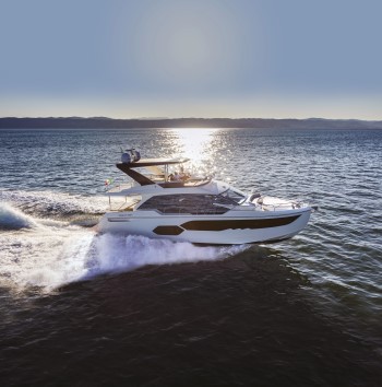 Absolute 58 Fly topsides