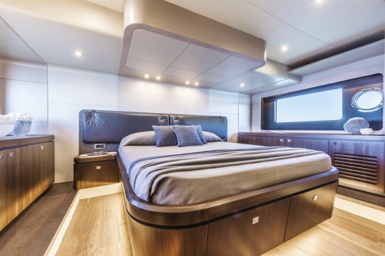 Absolute 58 Fly master stateroom