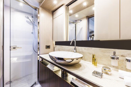 Absolute 58 Fly mirror raised