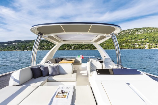 Absolute 58 Fly pair of seats