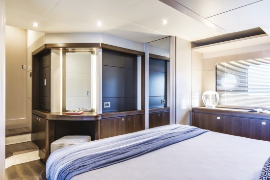 Absolute 58 Fly vanity and washer/dryer