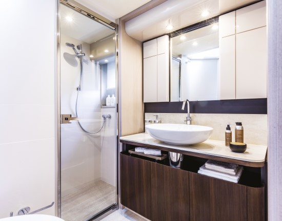 Absolute 58 Fly VIP ensuite