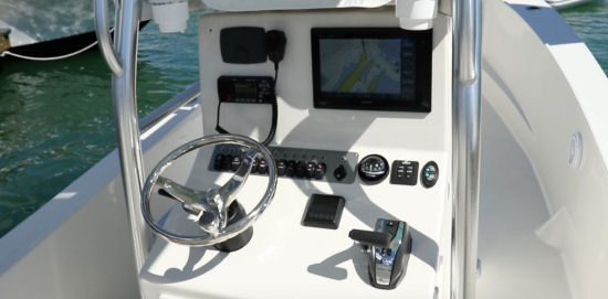 Andros Boatworks Tarpon 26 helm