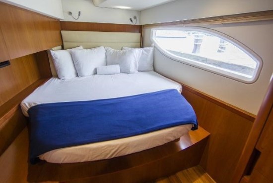 Aquila 48 guest stateroom