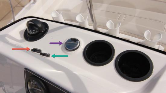 Boston Whaler 170 Montauk storage