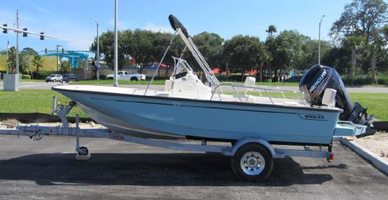 Boston Whaler 170 Montauk trailer