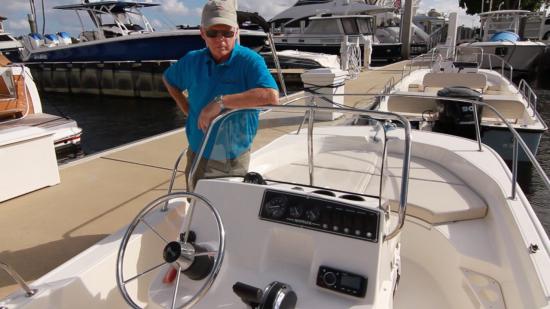 Boston Whaler 170 Montauk windshield