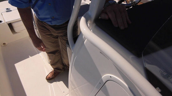 Boston Whaler 240 Dauntless T-Top