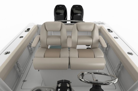 Boston Whaler 250 Outrage helm seats