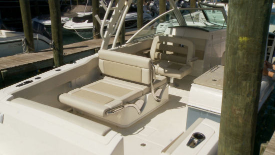 Boston Whaler 320 Vantage