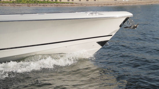 Boston Whaler 330 Outrage anchor