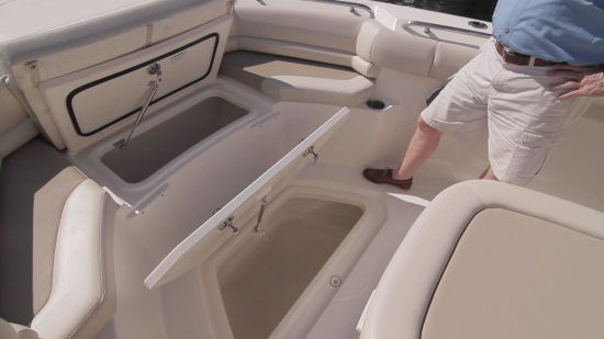 Boston Whaler 330 Outrage bow storage