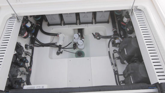 Boston Whaler 330 Outrage mechanical