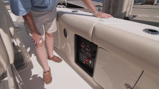 Boston Whaler 330 Outrage power panel