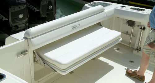 Boston Whaler 350 Outrage