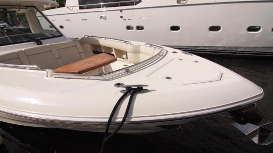 Boston Whaler 350 Realm ground tackle