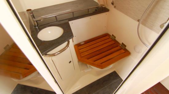 Boston Whaler 350 Realm