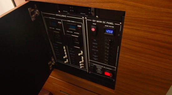 Boston Whaler 350 Realm power panel