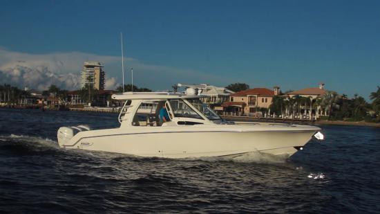 Boston Whaler 350 Realm