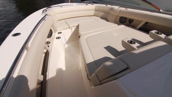 Boston Whaler 350 Realm