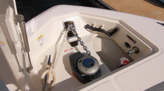 Boston Whaler 350 Realm windlass