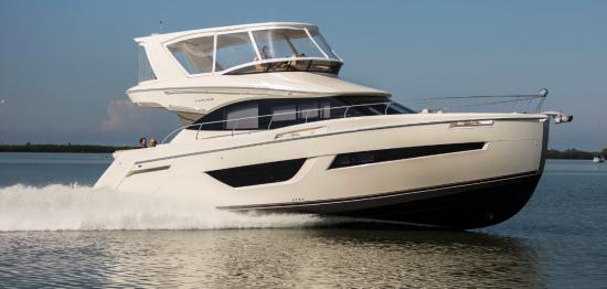 Carver C52 Command Bridge flying bridge