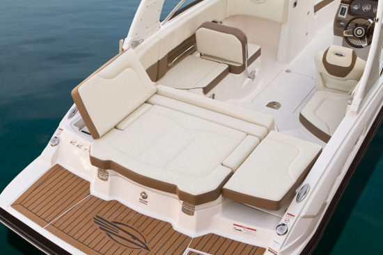 Chaparral 227 SSX chaise lounge