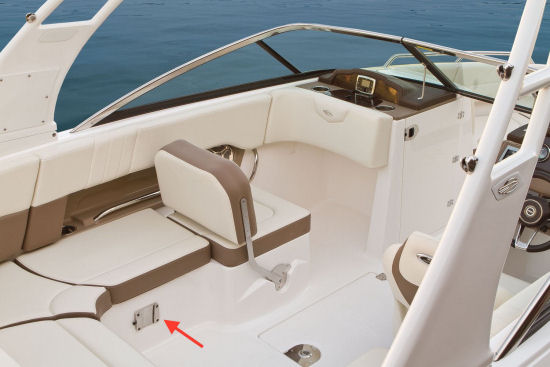Chaparral 227 SSX port seat