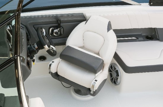 Chaparral 227 SSX Surf helm seat