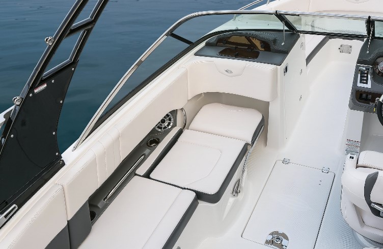 Chaparral 227 SSX Surf seats