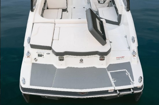 Chaparral 227 SSX Surf transom