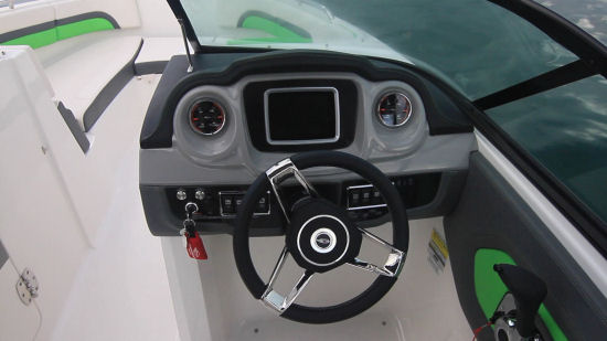 Chaparral 243 VRX helm