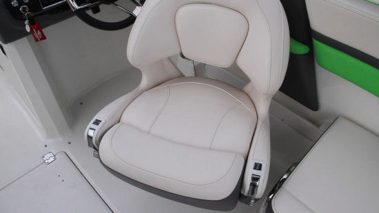 Chaparral 243 VRX helm seat